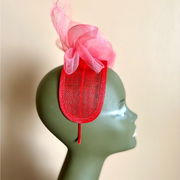 Modern-day Fascinator - Picture 4 of 7